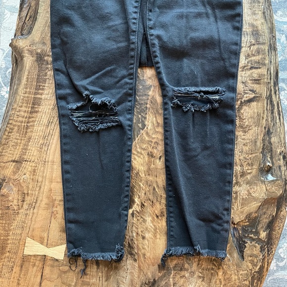 Levi’s Wedgie Skinny in black - Picture 5 of 8